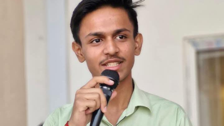 CBSE कक्षा 10वीं 2025 के टॉपर ठाकुर रुद्र प्रताप सिंह का एक प्रेरणादायक इंटरव्यू